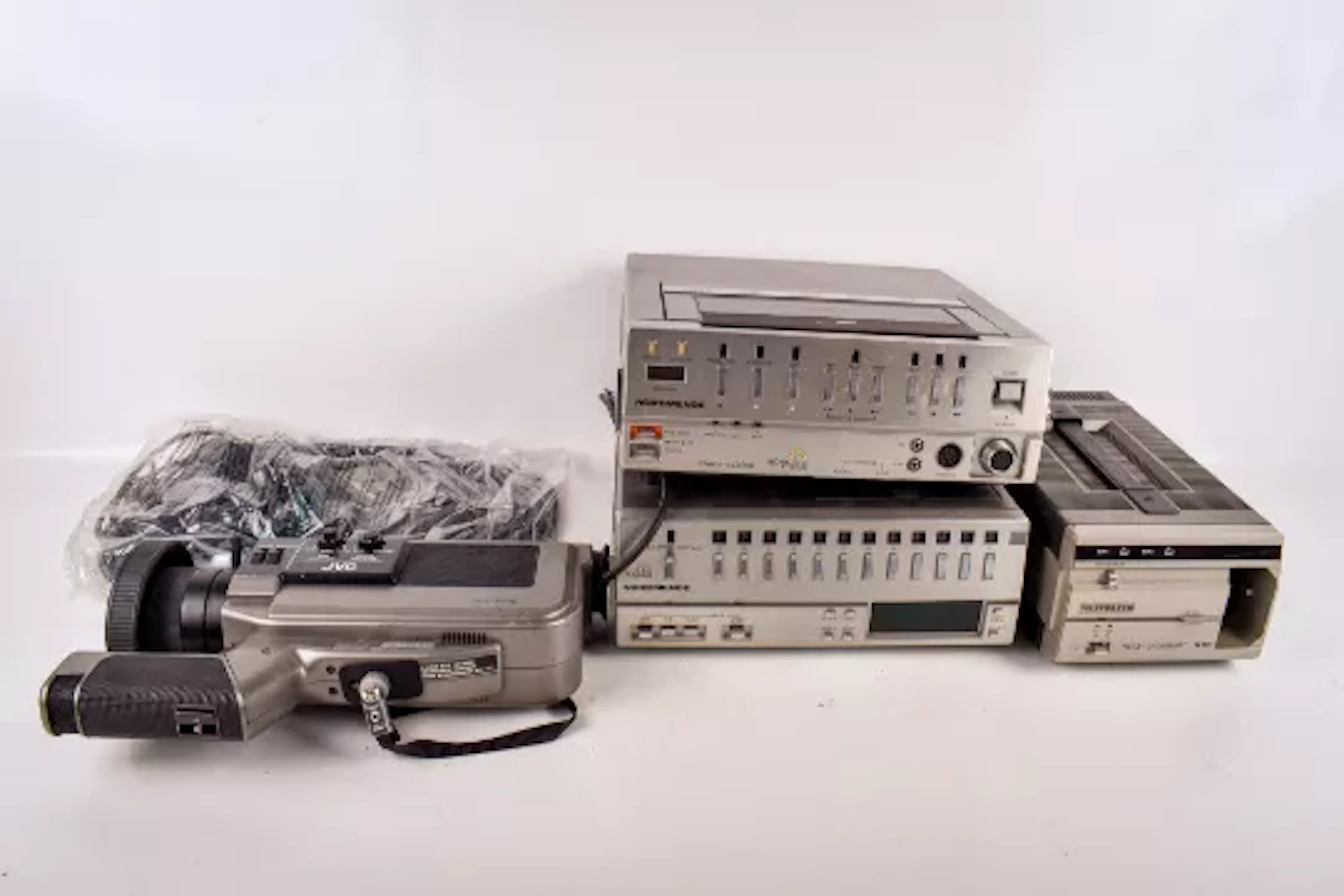 A vintage JVC video camera outfit. Including a GX-88E, S/n.