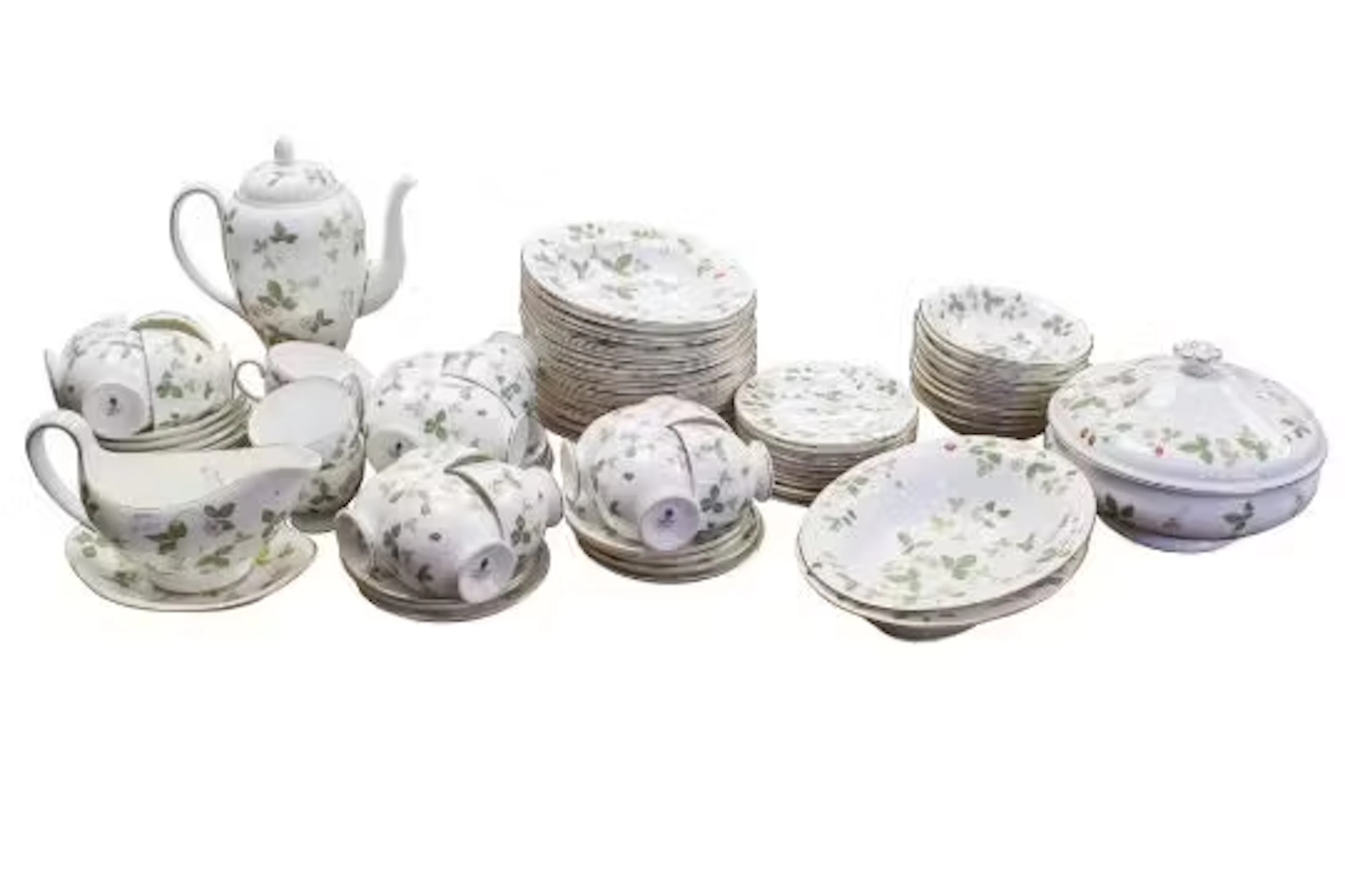 A large collection of Wedgwood Wild Strawberry R 4406 tea and dinner