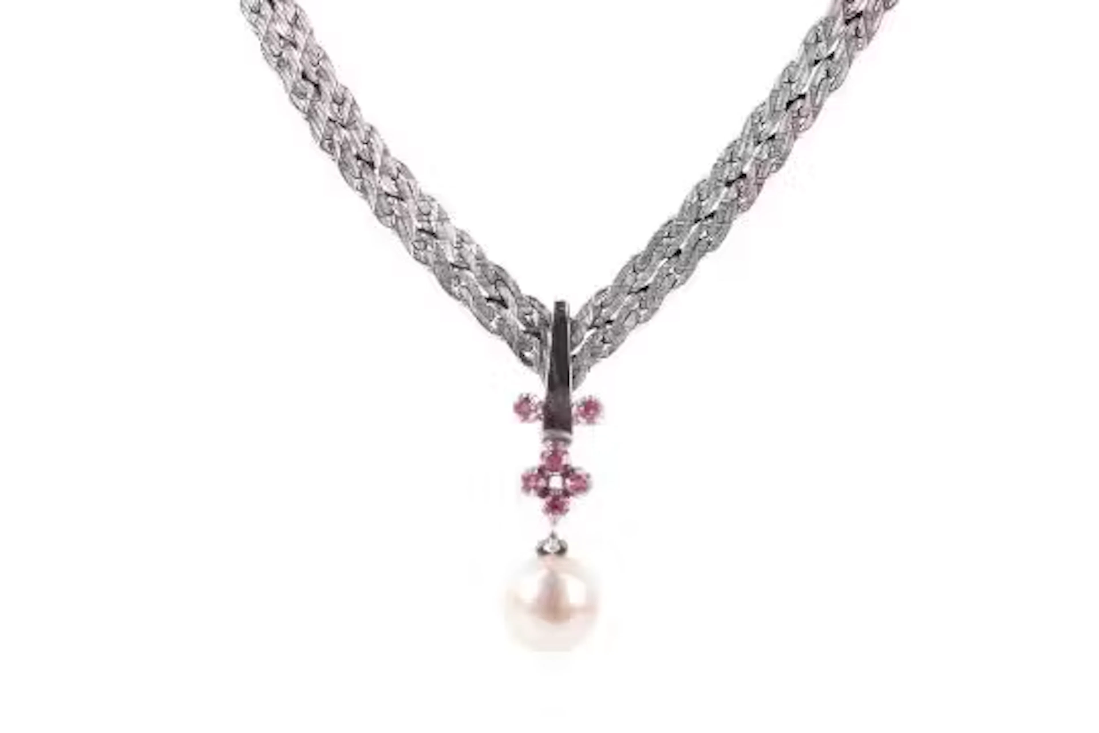 An Unoaerre Italian 18ct gold fancy link necklace.
