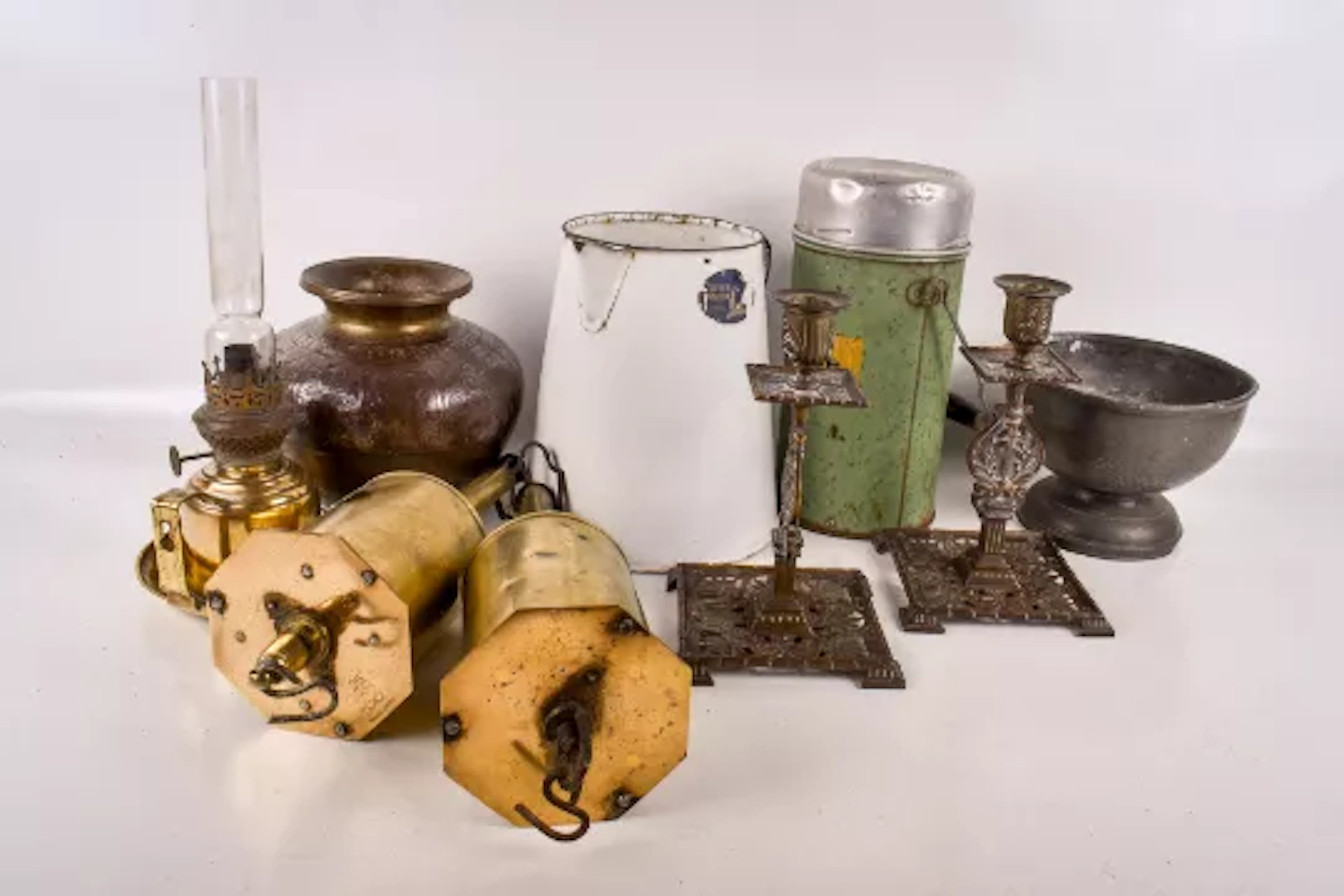 An assortment of metalware.