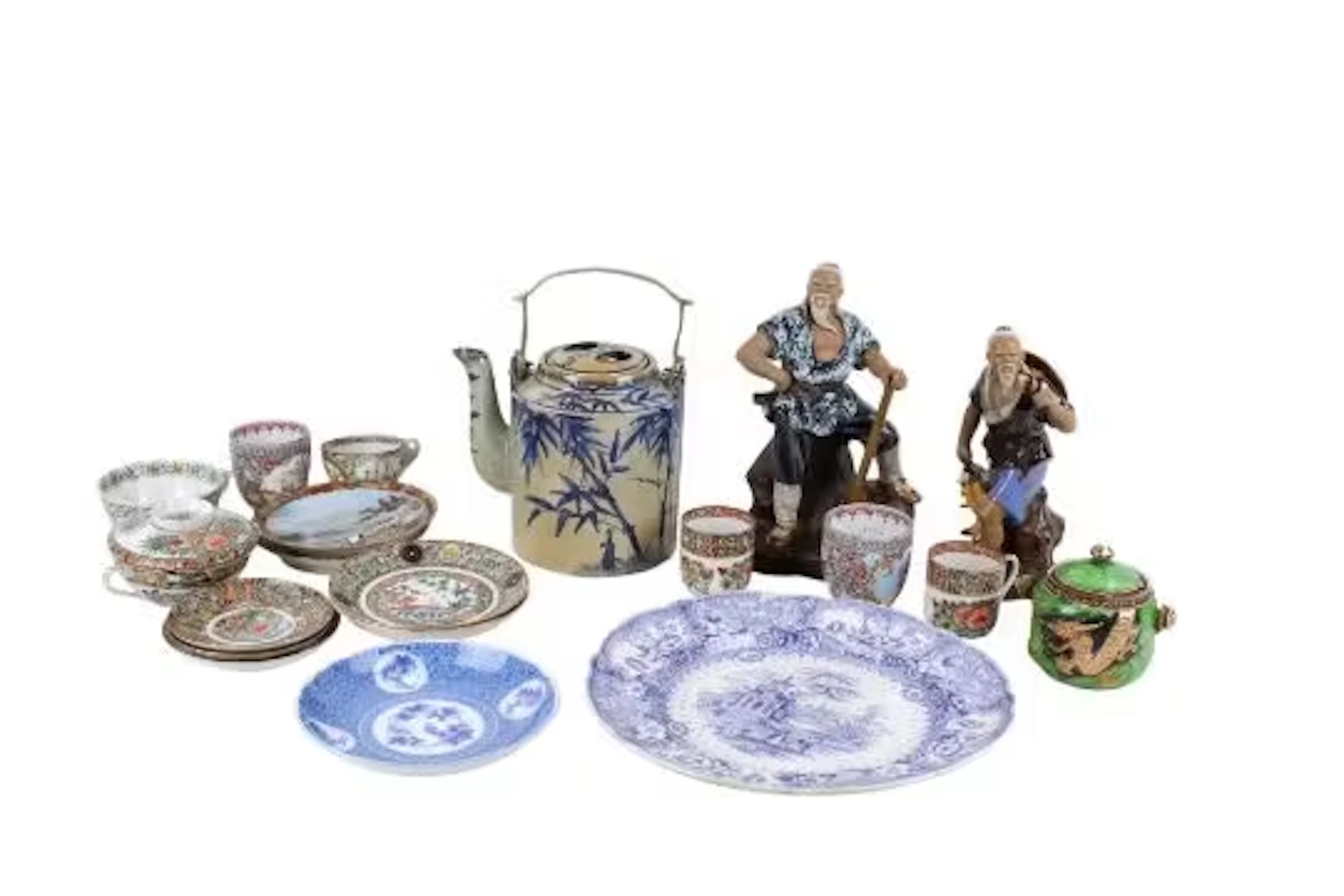A collection of assorted oriental porcelain.