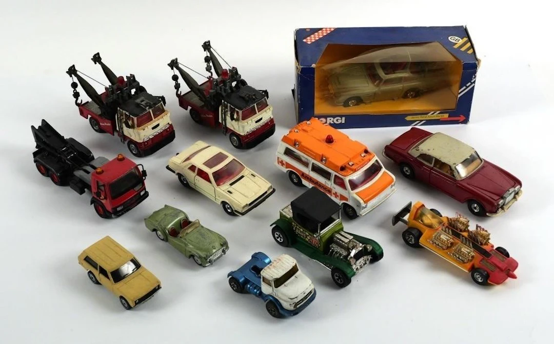 (12) Vintage Corgi Matchbox Siku Diecast Vehicles