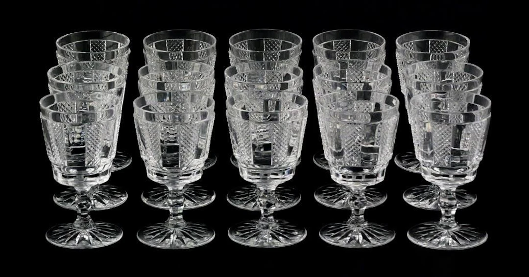 (15) Waterford "Hibernia" Claret Wine Glasses