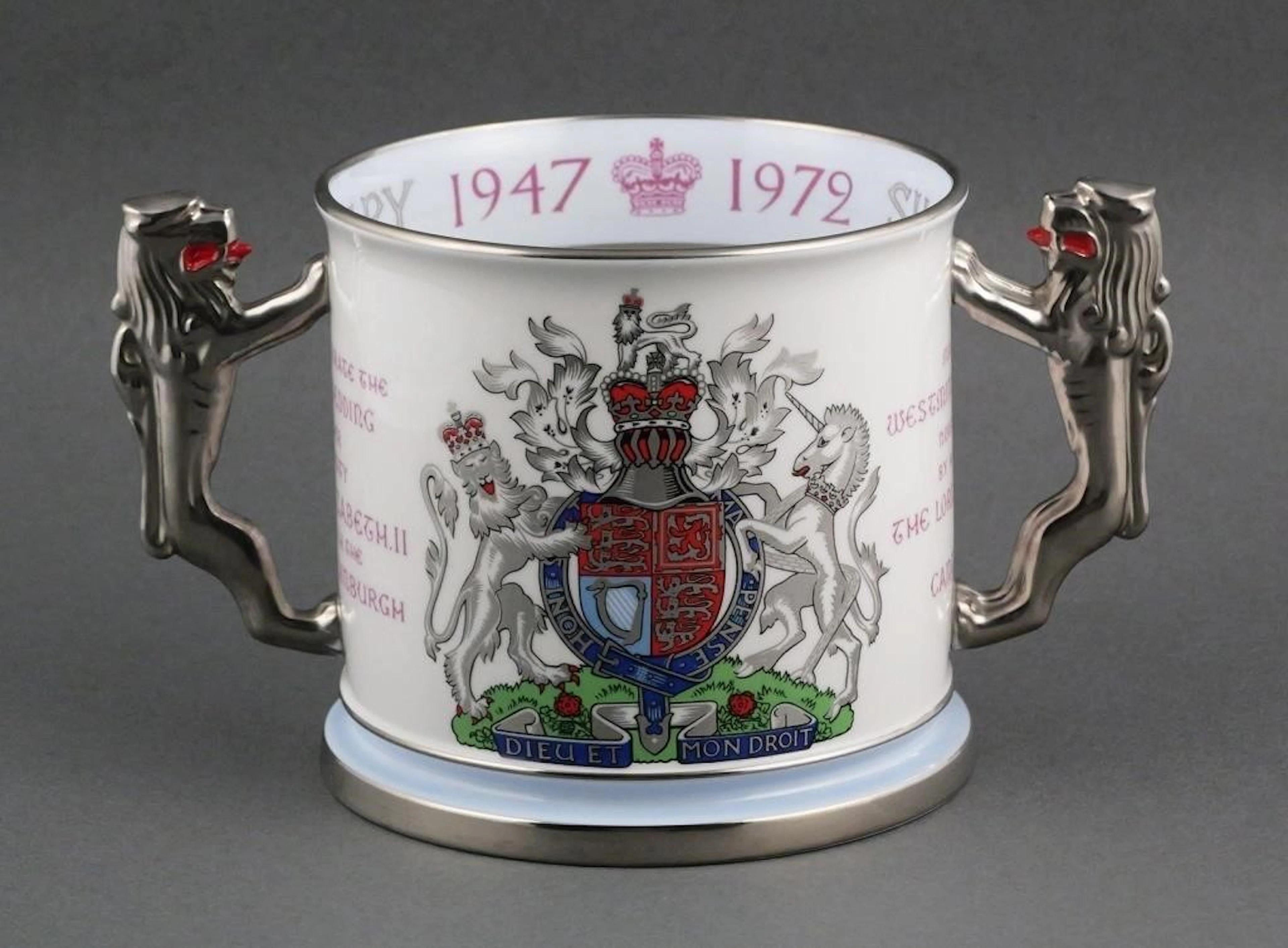 Paragon Loving Cup Queen Elizabeth Silver Wedding