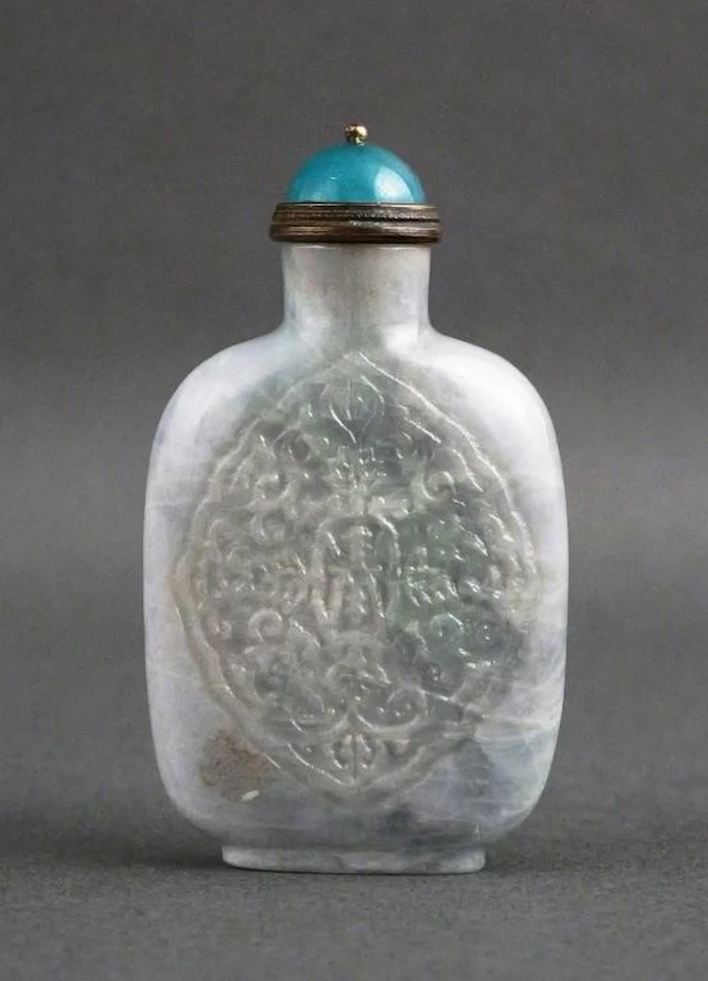 Light Celadon Hardstone Chinese Snuff Bottle