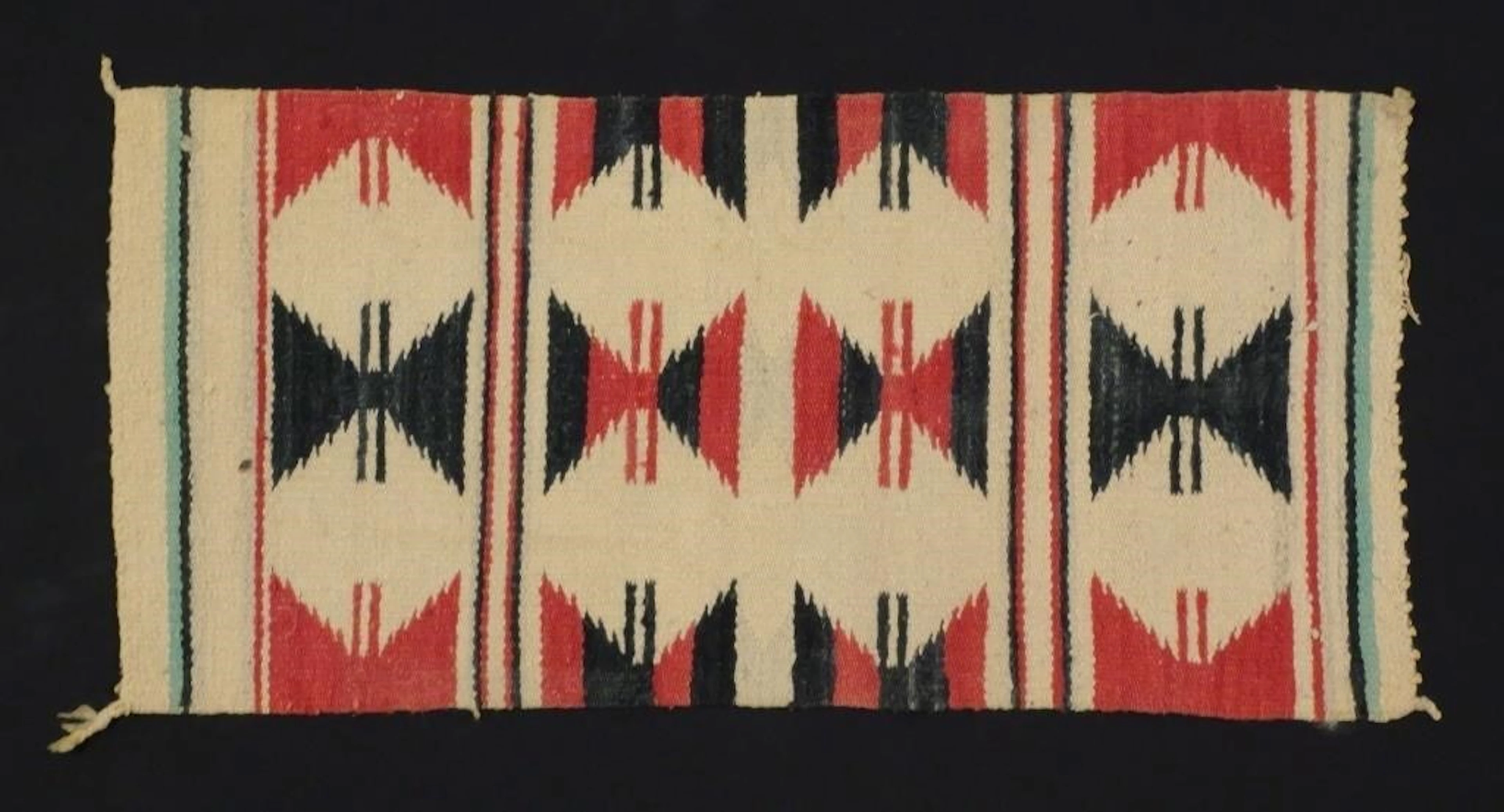 Navajo Dine Gallup Throw Rug Circa 1940s