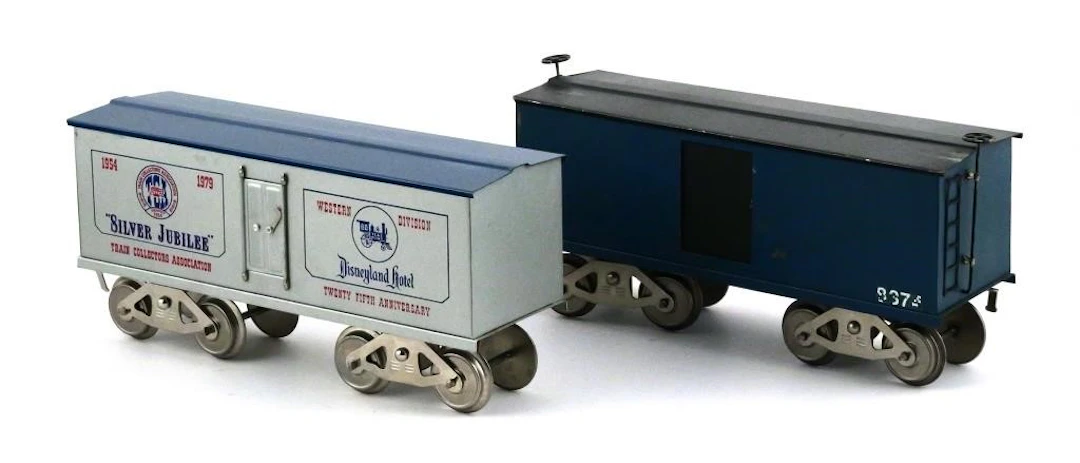 (2) Vintage MCCOY MFG Train Boxcars