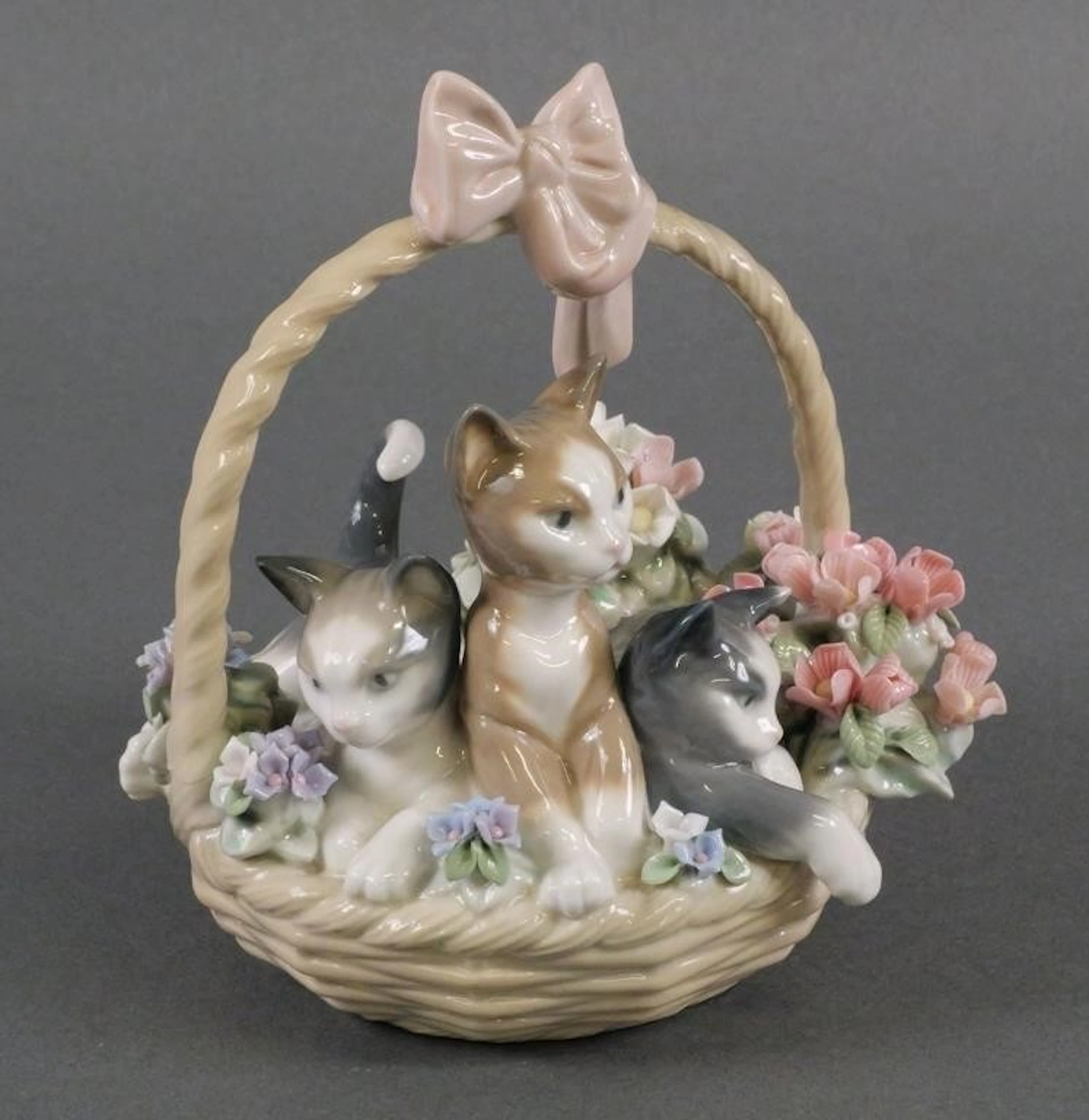 Lladro "Purr-Fect" No. 1444 Porcelain Figurine