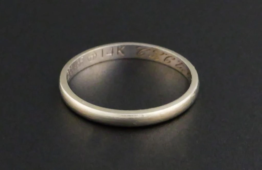 Vintage 14K Gold Orange Blossoms Wedding Band