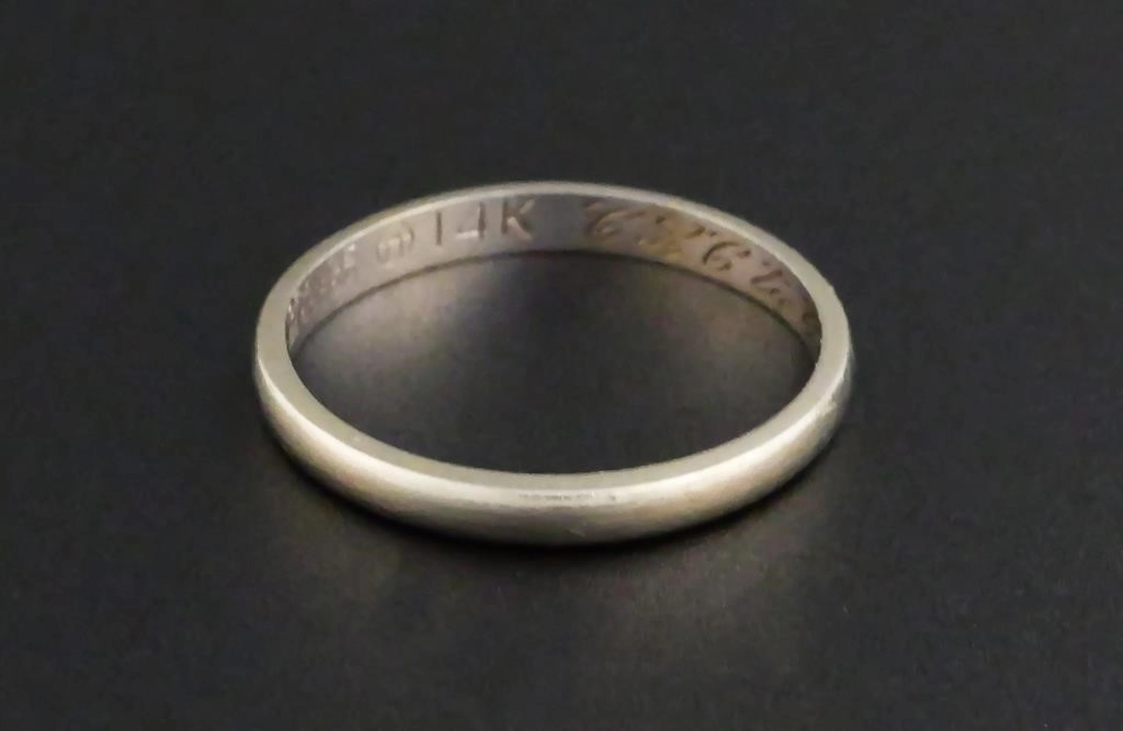 Vintage 14K Gold Orange Blossoms Wedding Band
