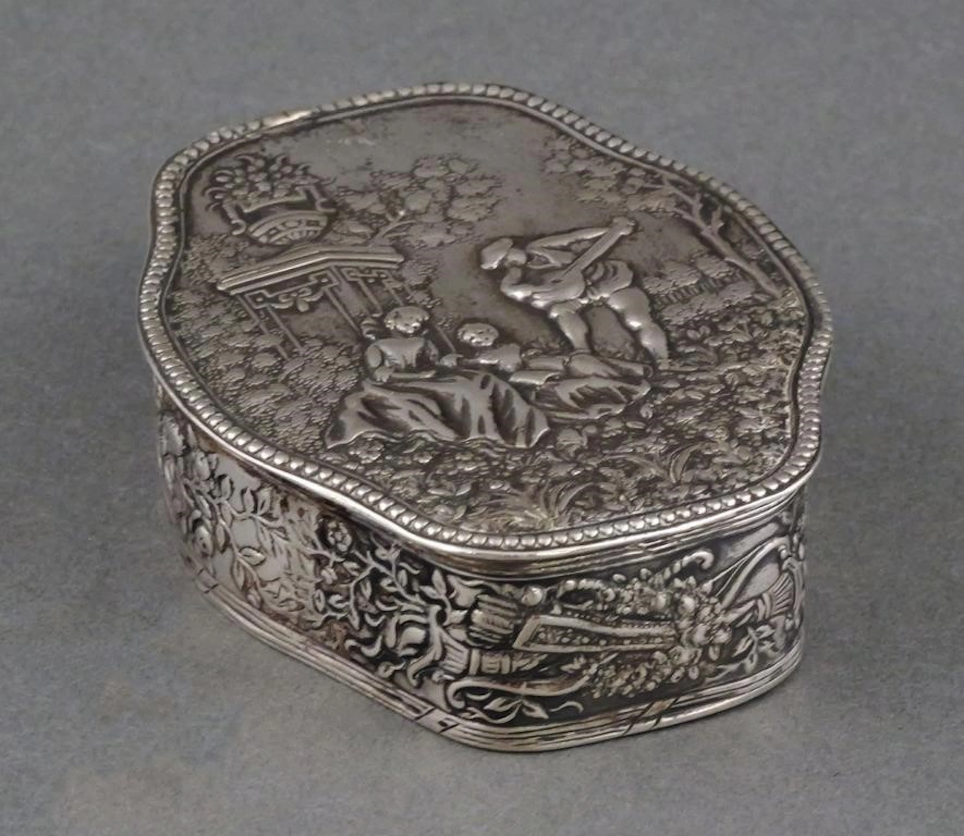 Antique Sterling SIlver Snuff Trinket Box