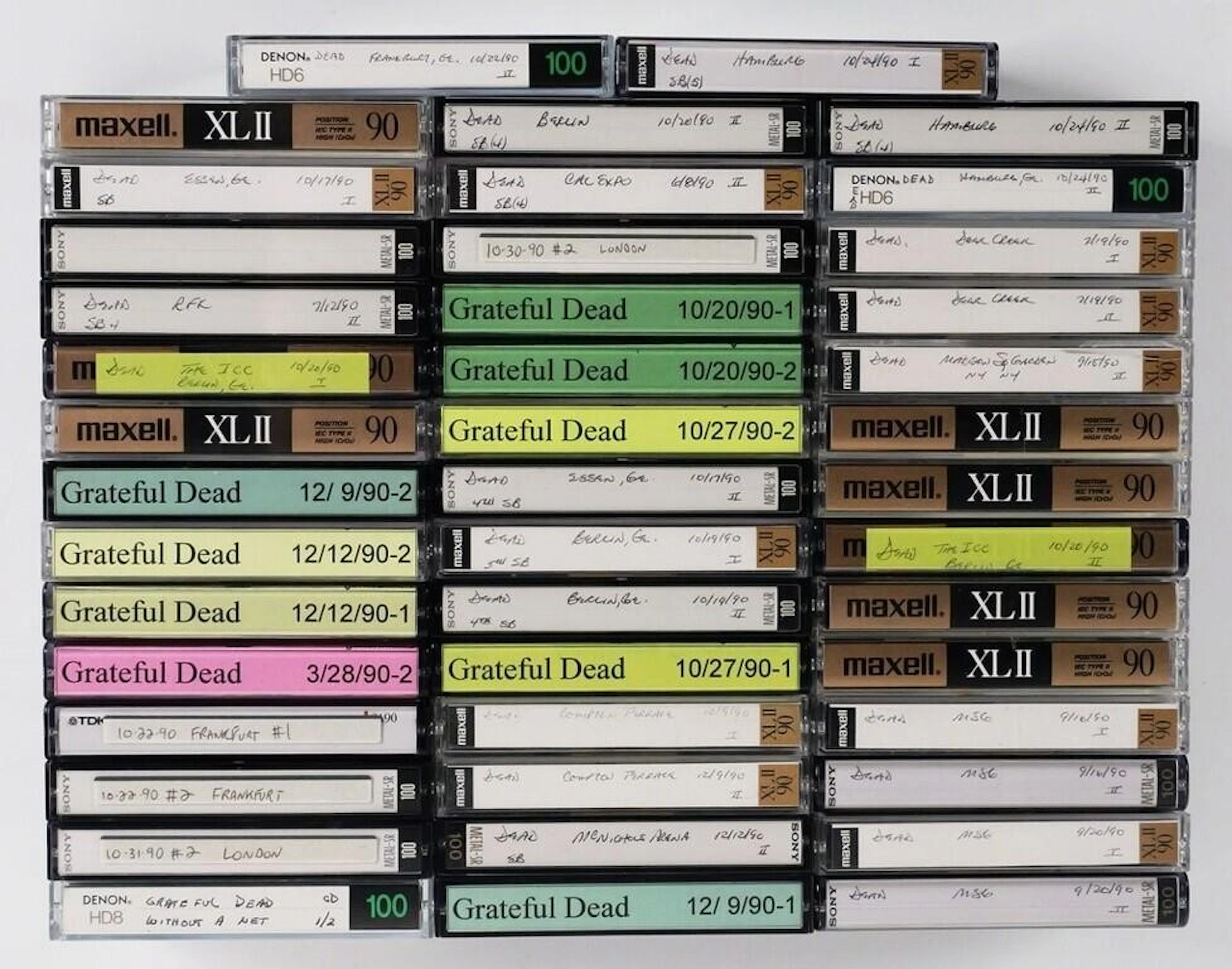 (44) Grateful Dead Live Cassette Tapes - 1990