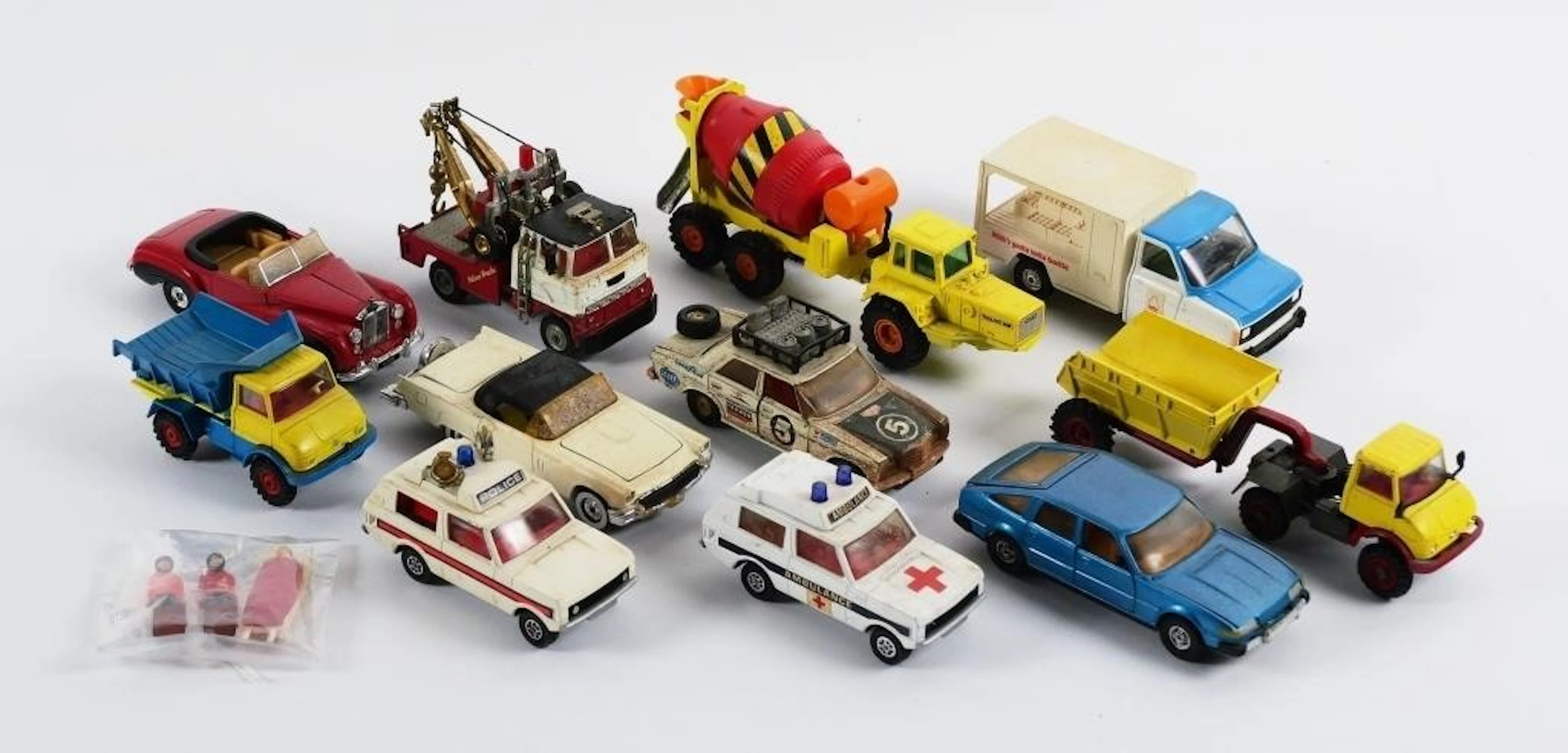 (11) Vintage Corgi Diecast Cars Trucks