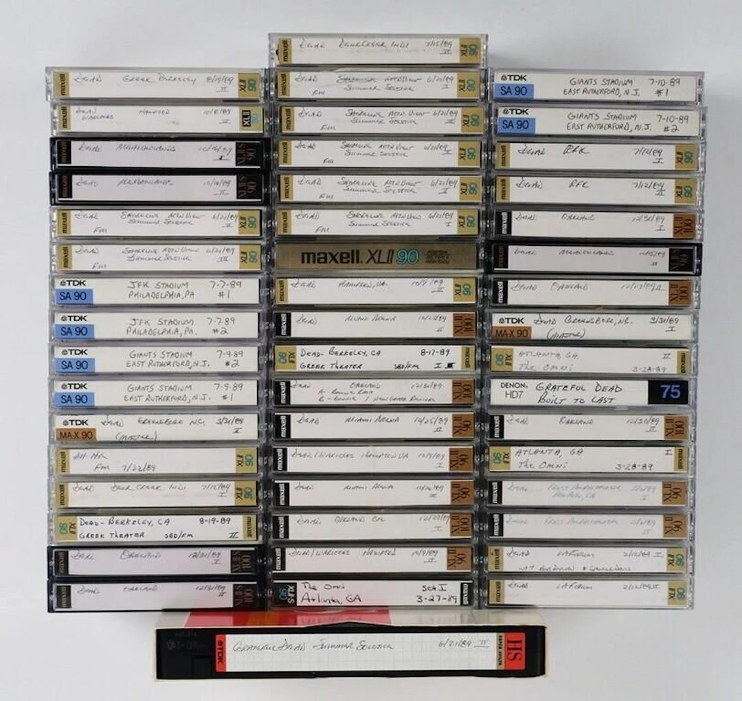 (50) Grateful Dead 1989 Concert Cassette & VHS