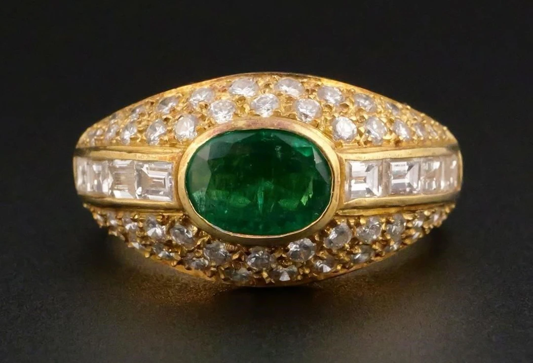 18K Gold Emerald & Diamond Ring, 4.4g