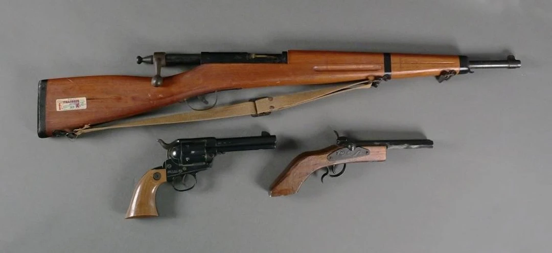 (2) Toy BB Guns Parris & Daisy
