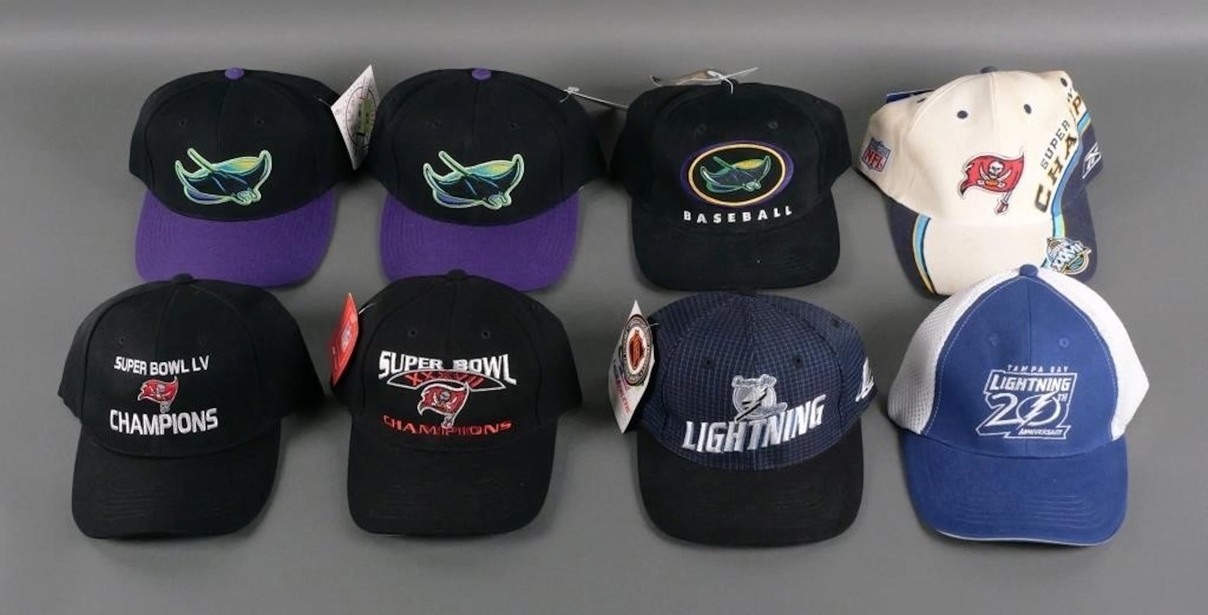 (8) Tampa Bay Buccaneers Rays & Lightning Caps