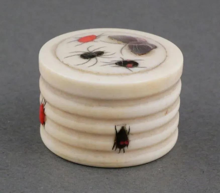 ROUND IVORY TRINKET BOX INSECTS INLAY
