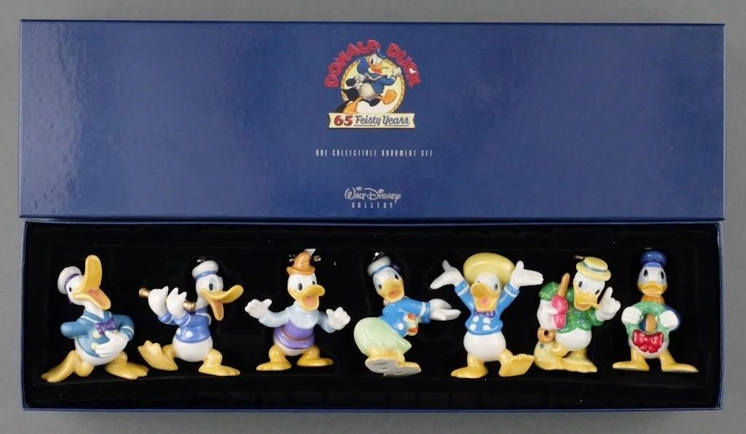 Donald Duck 65 Feisty Years Ornament Set LE #646