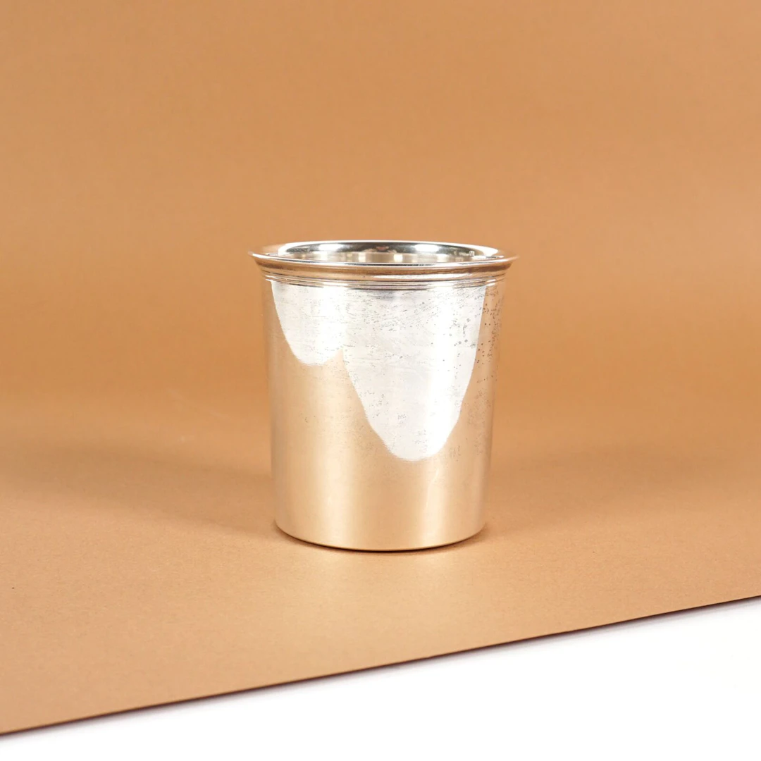 Timbale droite en argent