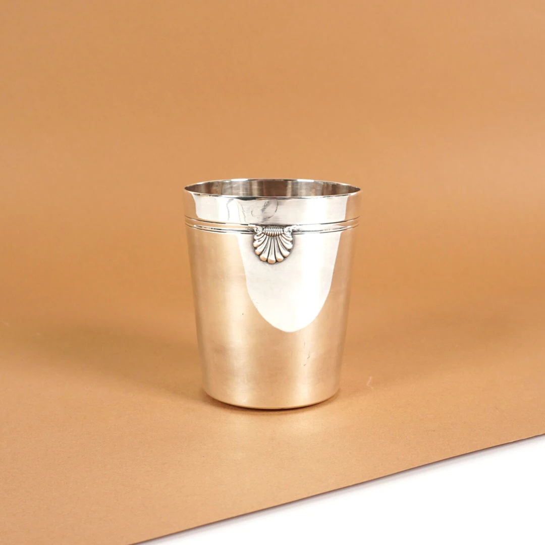 Timbale droite en argent