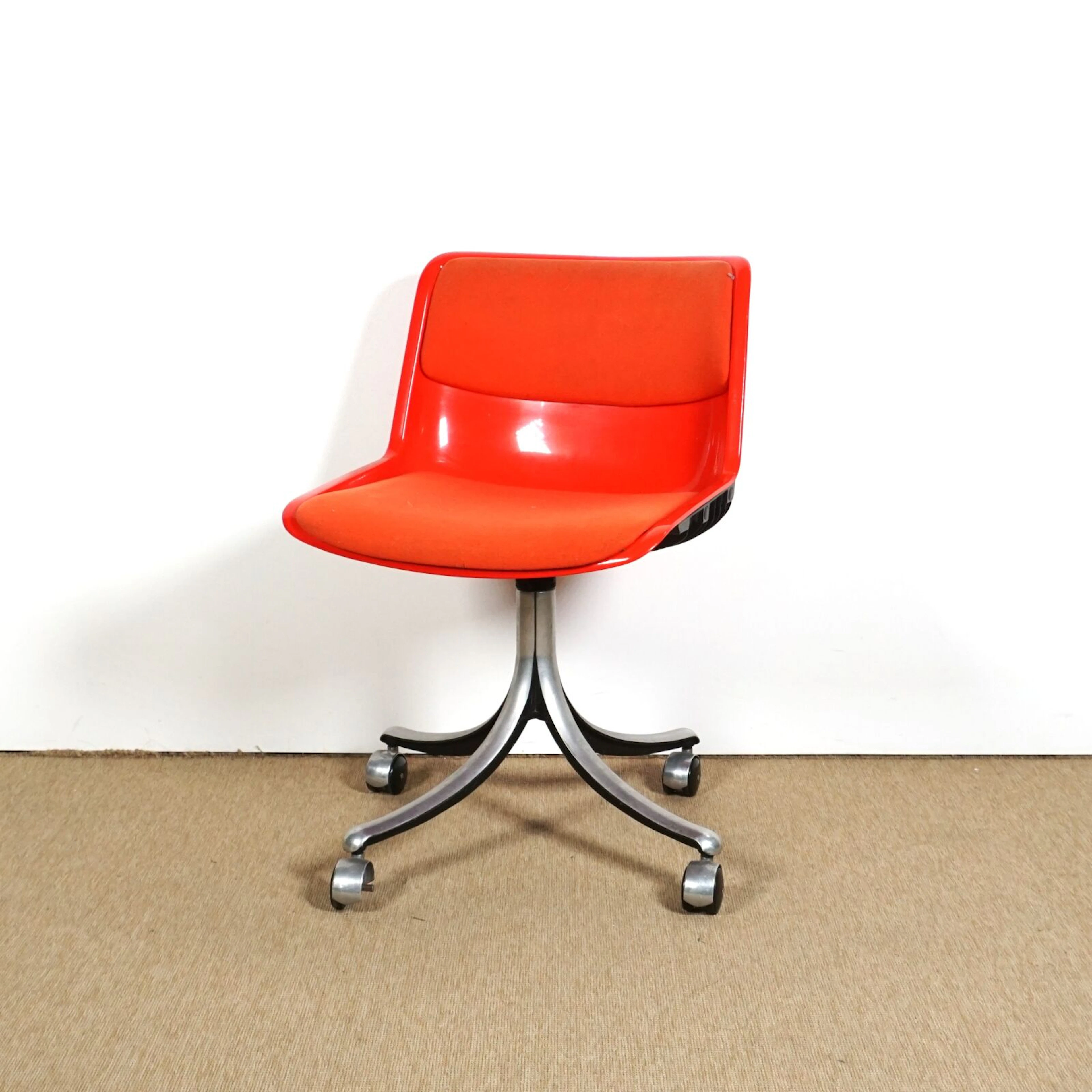 Osvaldo BORSANI (1911-1985) - Édition TECNO : Chaise de bureau pivotante