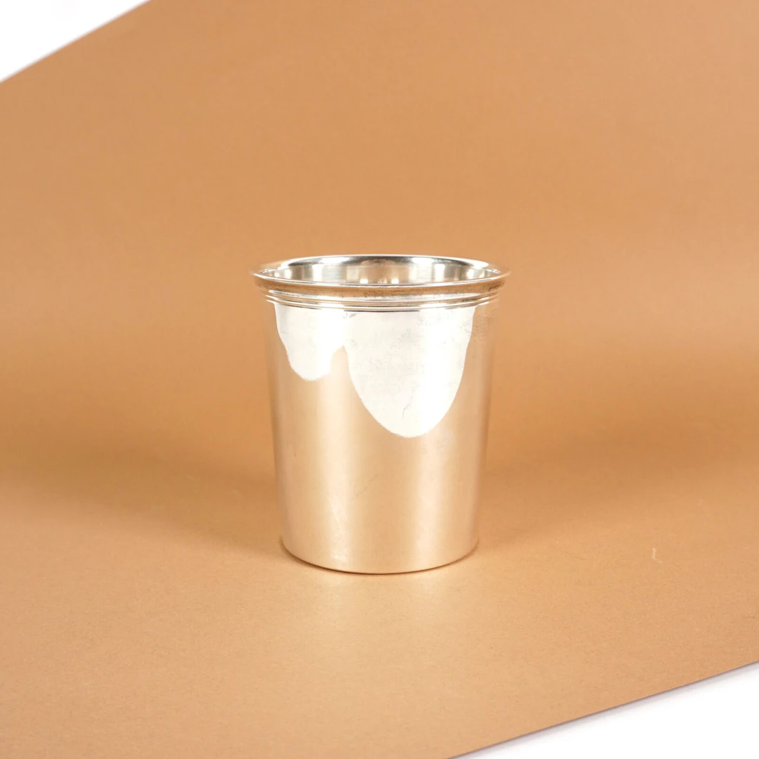 Grande timbale droite en argent