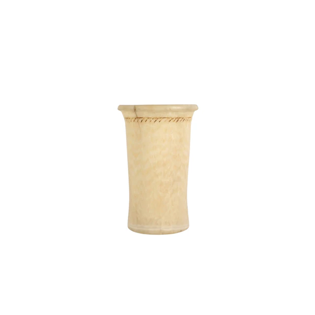 Vase type rouleau à col légèrement évasé en albâtre