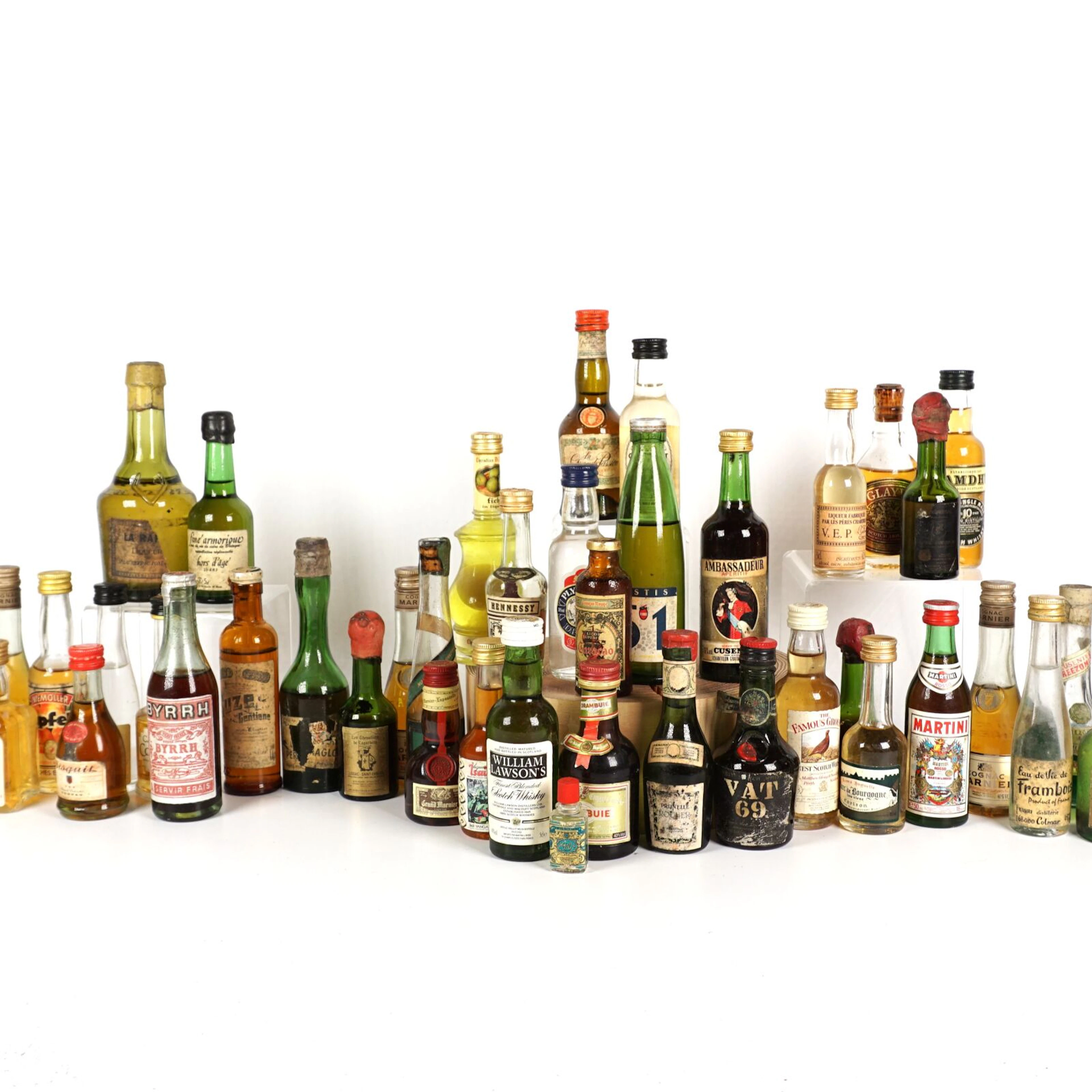 Ensemble de plus de 70 mignonnettes dont Pastis 51