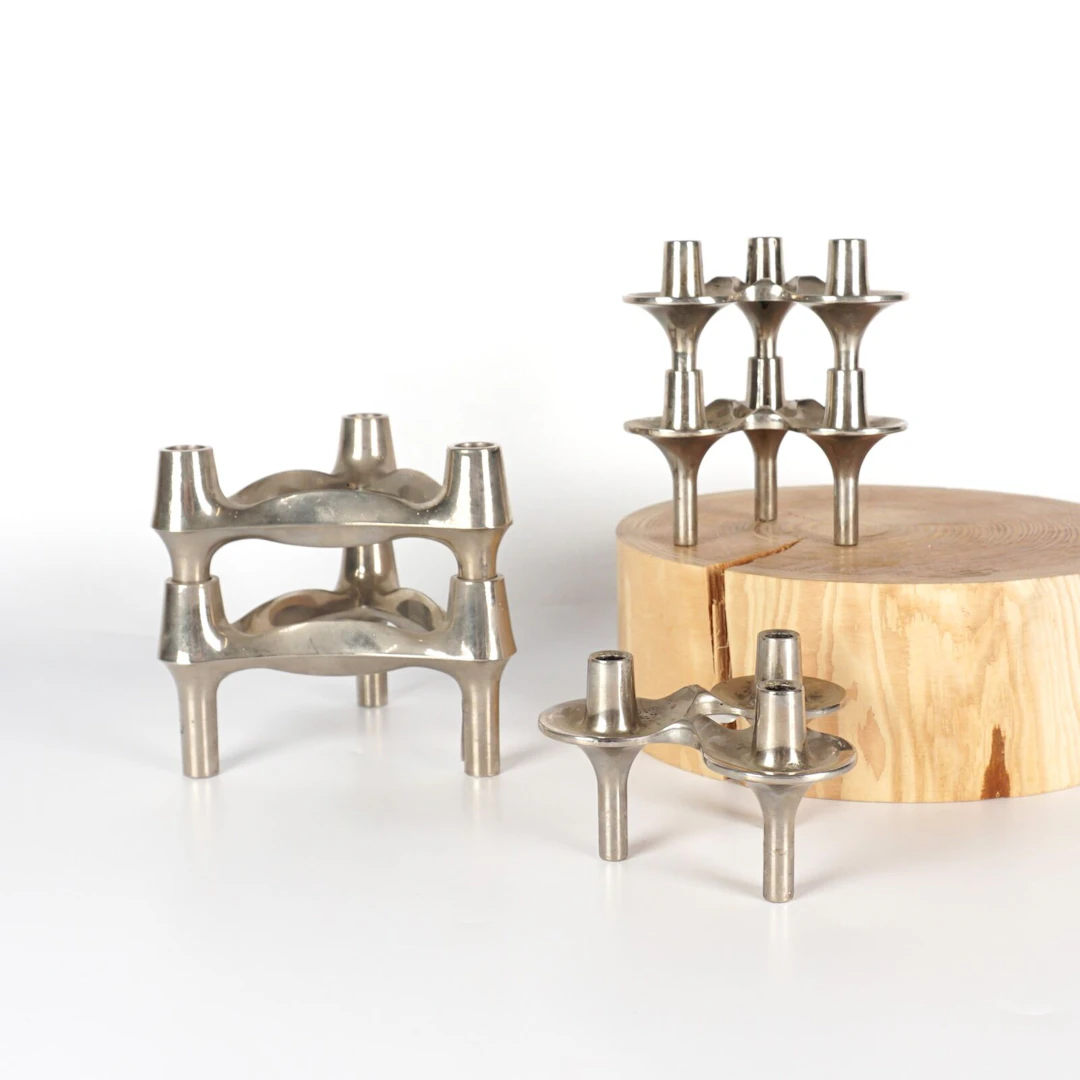 Éditions Fritz NAGEL : Ensemble de 5 bougeoirs tripodes en métal