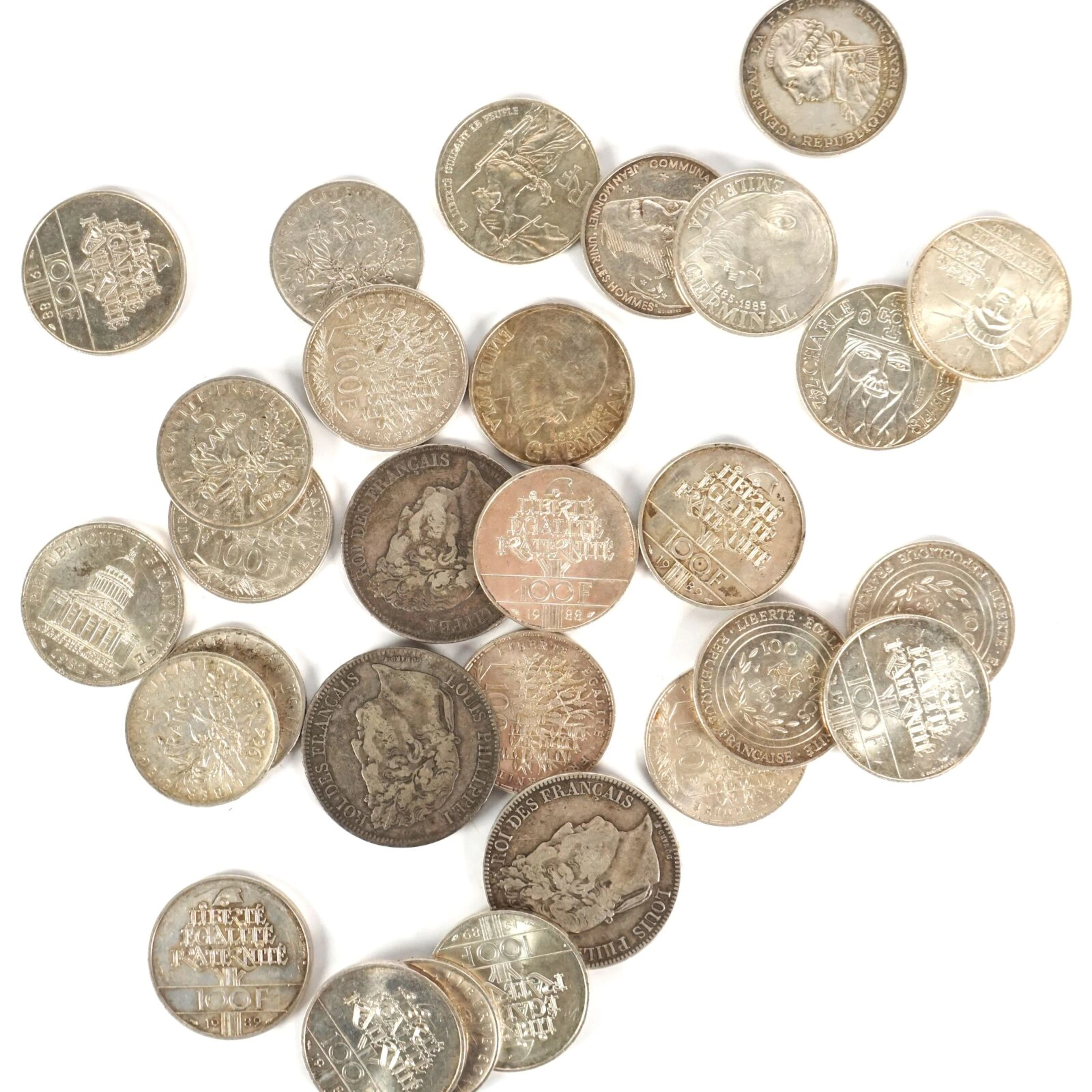 Ensemble de 30 monnaies en argent