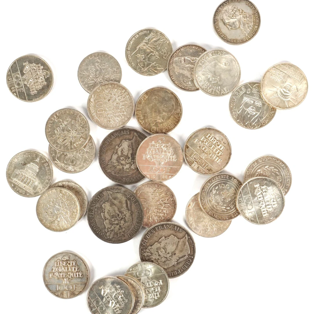 Ensemble de 30 monnaies en argent