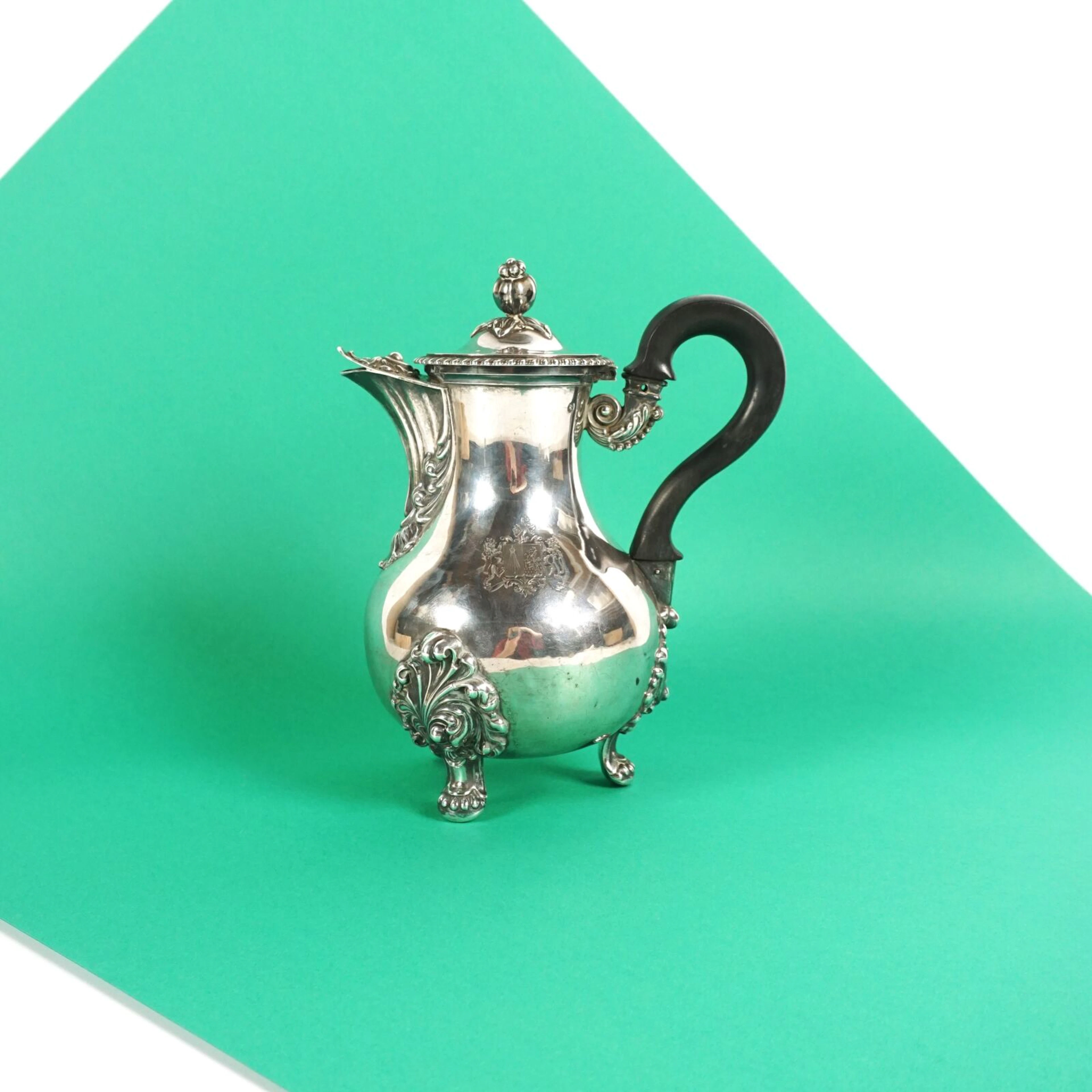 Théière pansue en argent