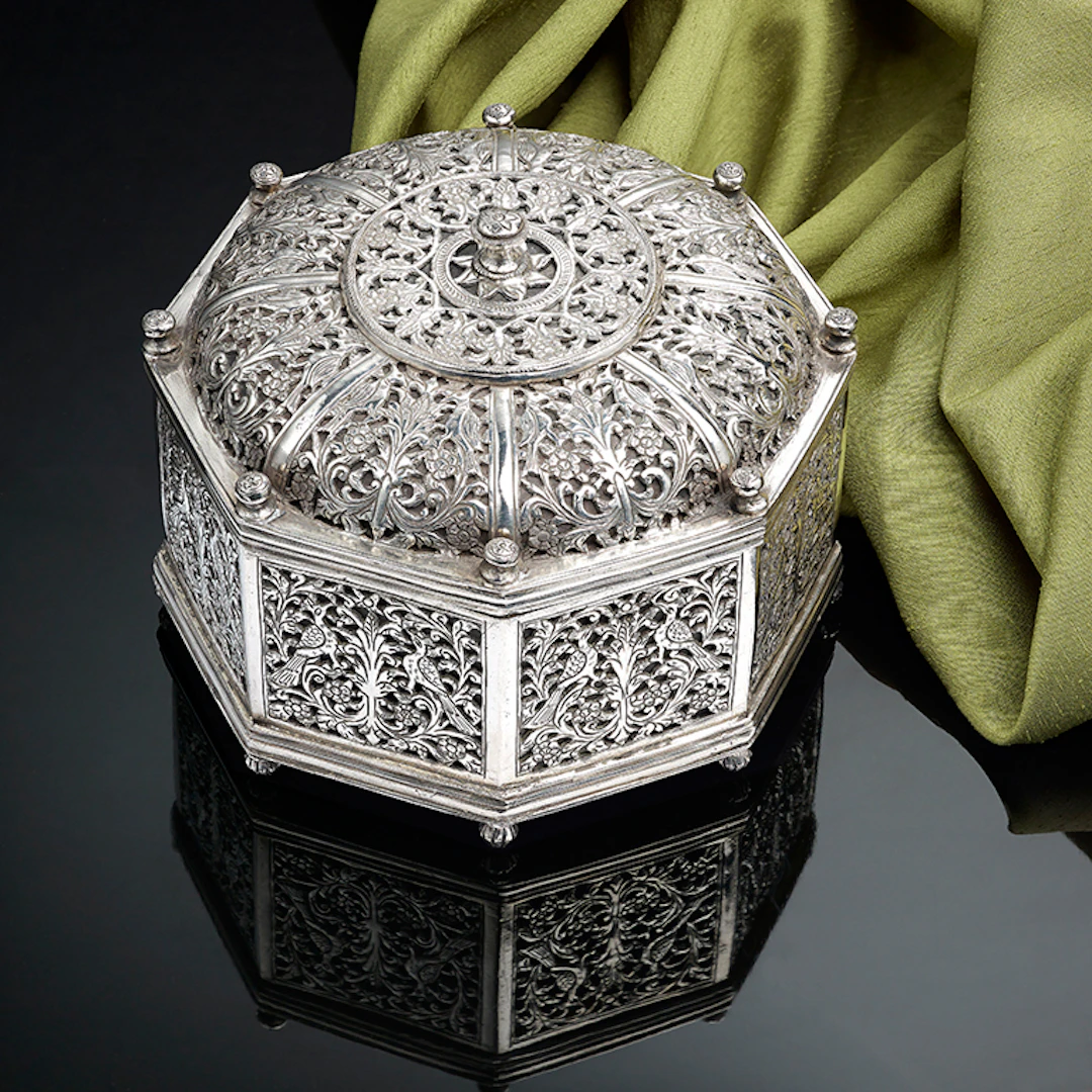 A Very Rare Indo-Portuguese Silver Octagonal Box (17th century Portugal)