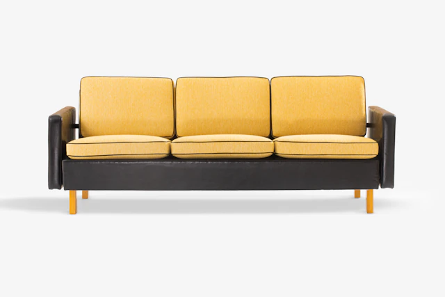 xx Alvar Aalto (1898-1976) Sofa