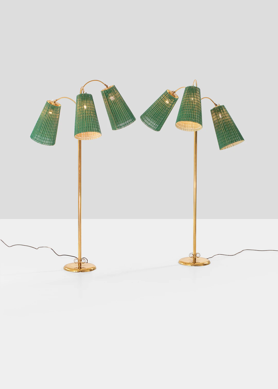 xx Itsu (Edited by, 20th c.) Pair of floor lamps