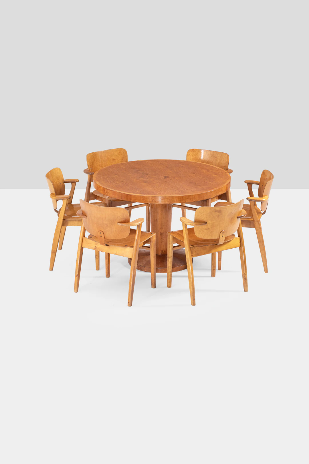 xx Ilmari Tapiovaara (1914-1999) Set with table and six chairs, 'Domus' model