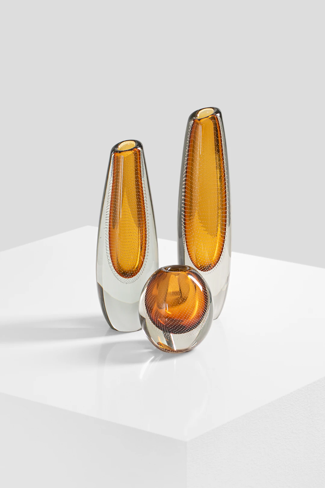 xx Gunnel Nyman (1909-1948) Set of three vases