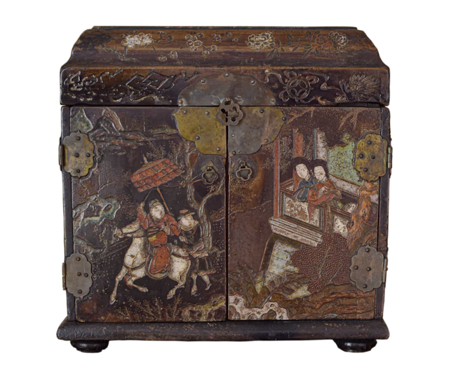 Rare Chinese Kangxi polychrome Coromandel lacquer casket