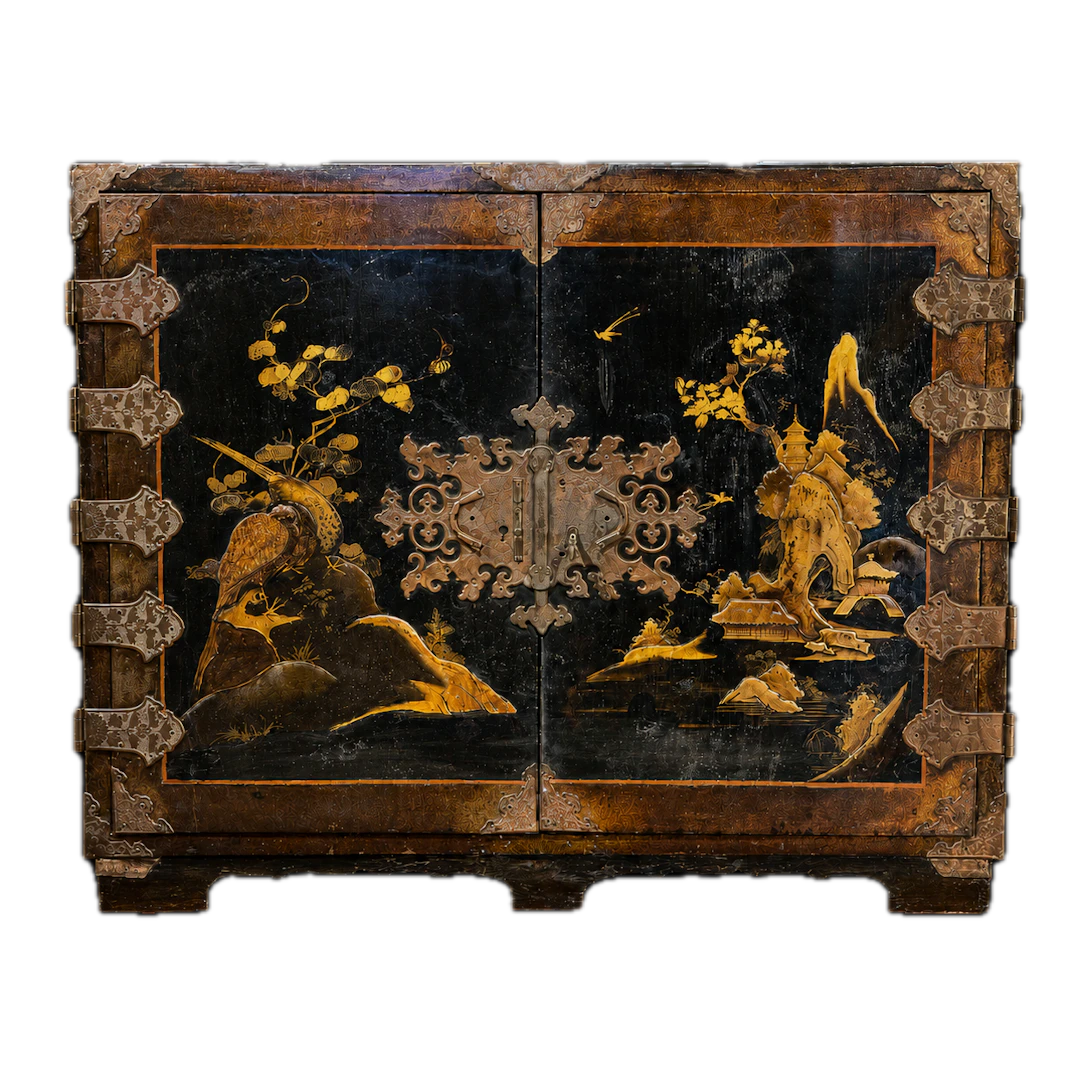 18th Century Chinoiserie Lacquer Cabinet