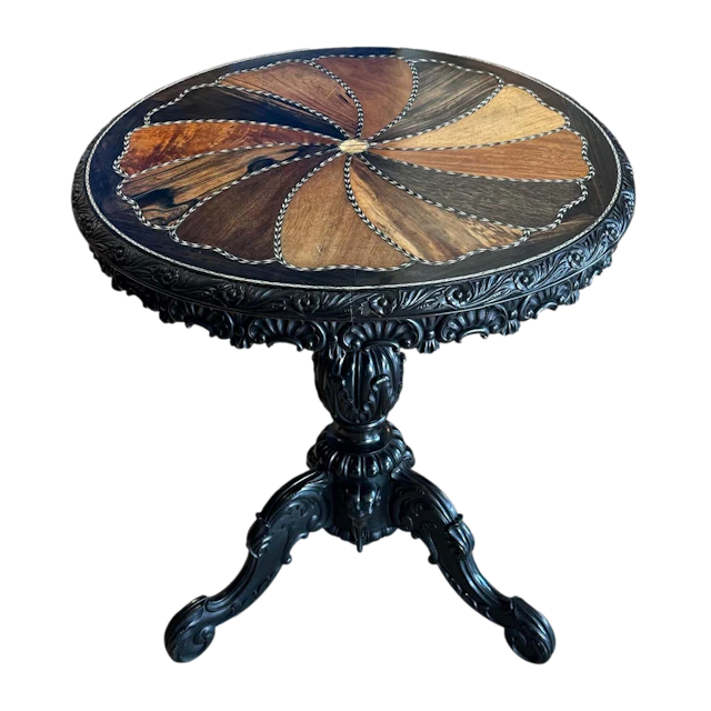 Fine Ceylonese Early-19th Century Specimen Wood Table