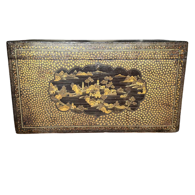 Fine Rare Early-19th Century Chinese Export Lacquer Coffer