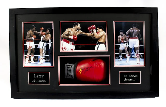 Everlast boxing glove autographed by Larry Holmes