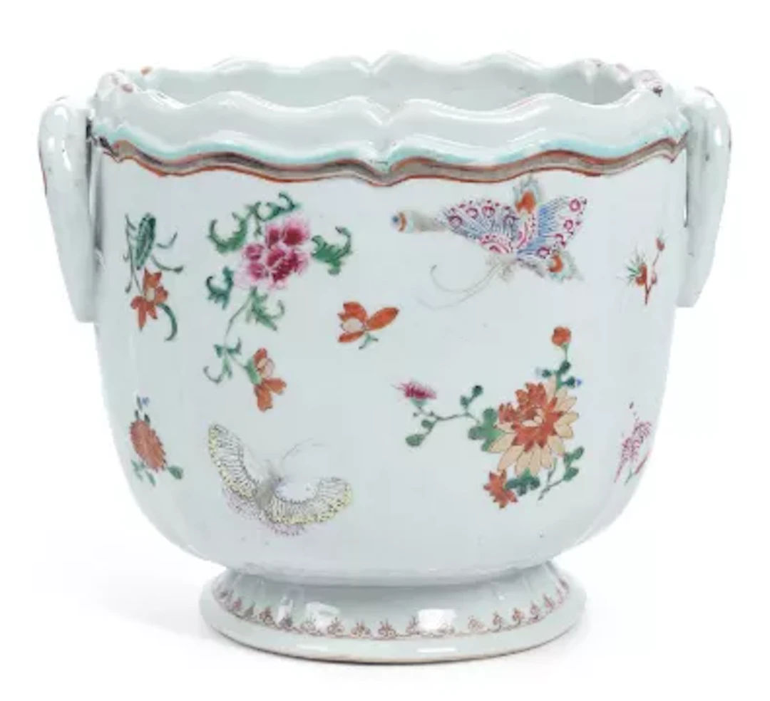 A CHINESE EXPORT FAMILLE ROSE WINE COOLER