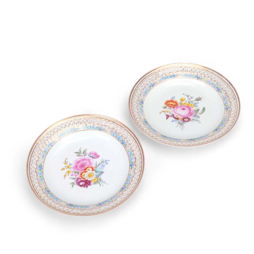 A PAIR OF KPM BERLIN RETICULATED PLATES