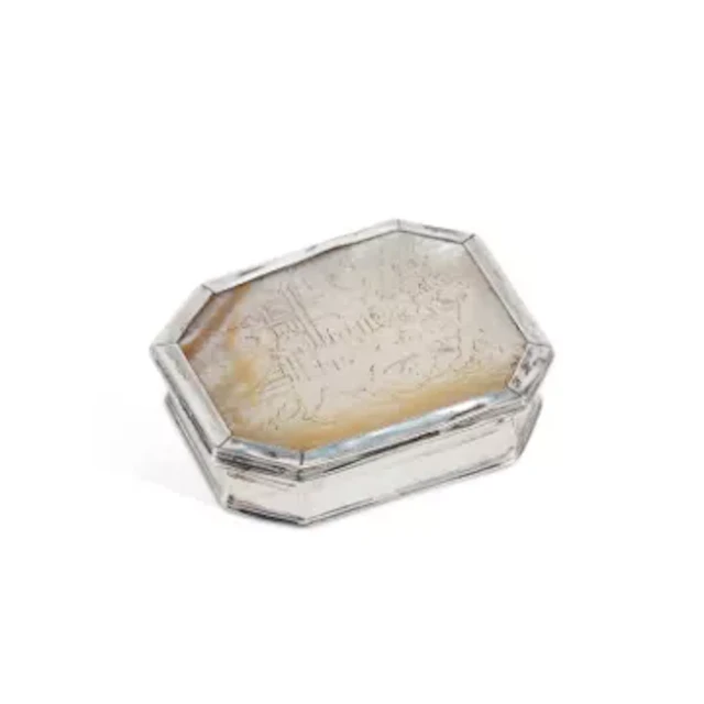 AN 18TH CENTURY SILVER AND MOTHER-OF-PEARL SNUFF BOX