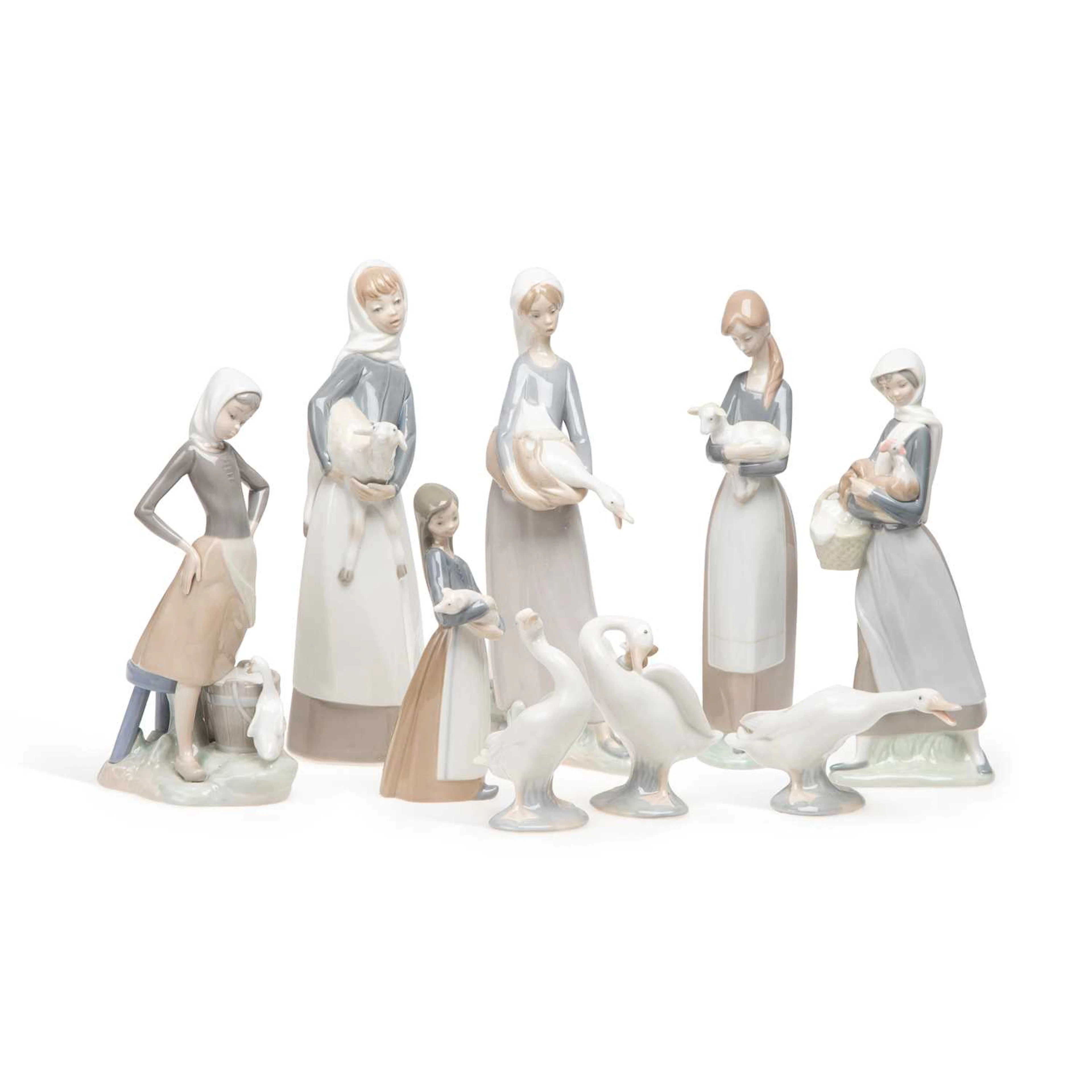 NINE LLADRÓ FIGURES