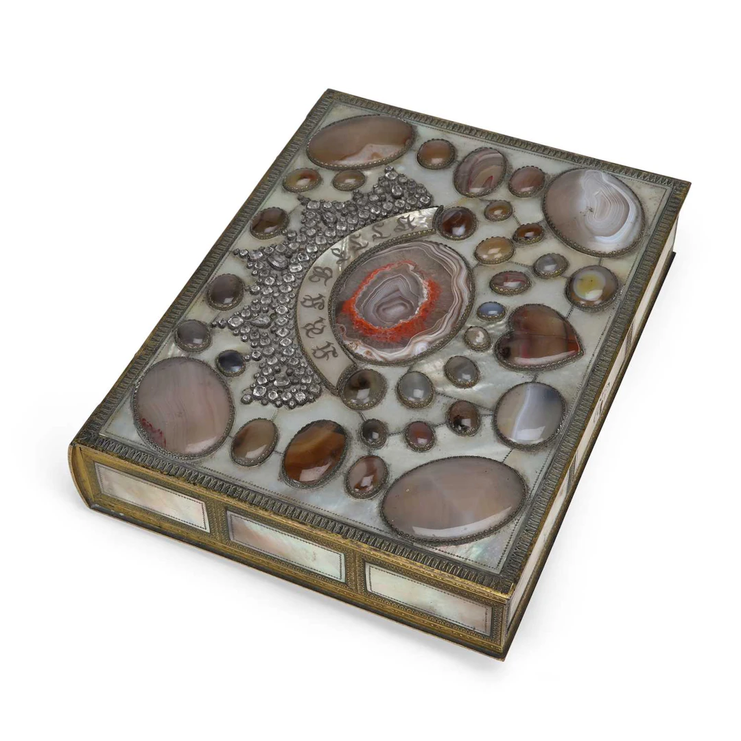 A FINE EARLY 19TH CENTURY MOTHER-OF-PEARL, HARDSTONE AND GILT ORMOLU