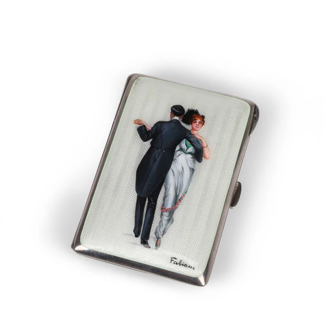 A CONTINENTAL SILVER AND ENAMEL CIGARETTE CASE