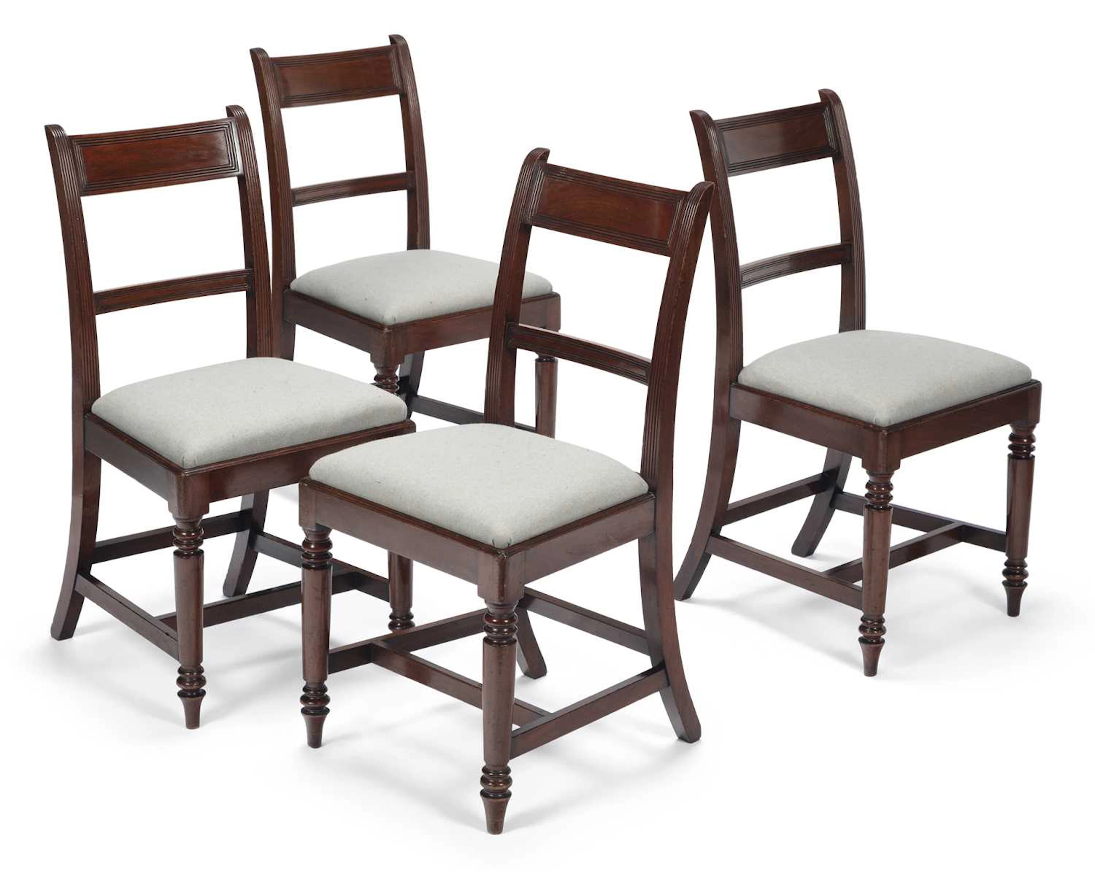 A SET OF FOUR 19TH CENTURY MAHOGANY DINING CHAIRS